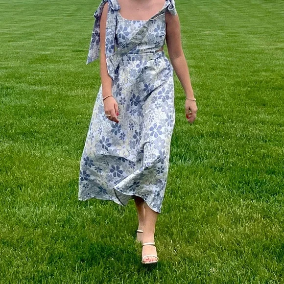 Showpo dress! Blue with colored flowers - Picture 7 of 8